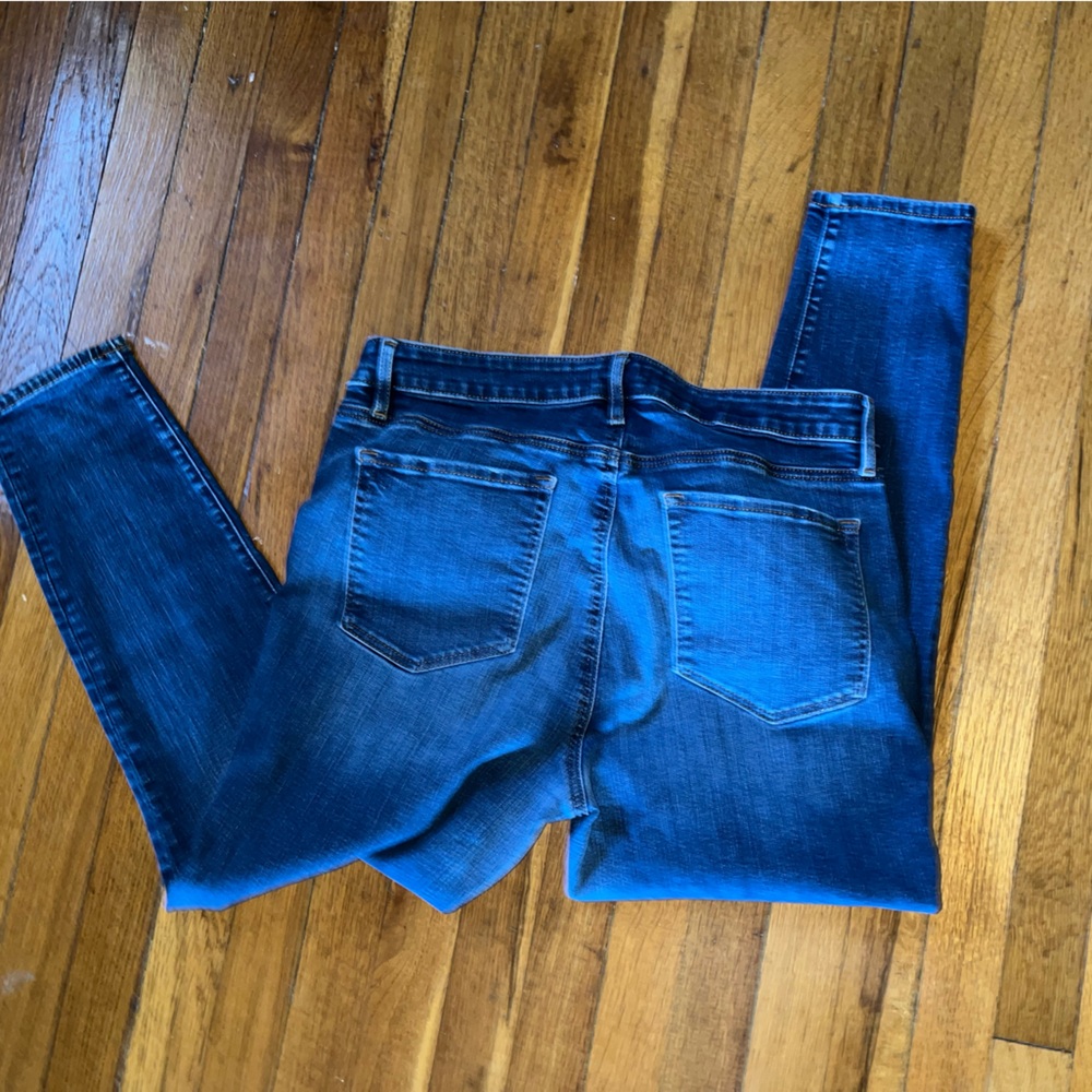 LOFT Jeans curvy skinny high rise size 14/32 medium wash. Nice jeans flattering - Picture 2 of 10